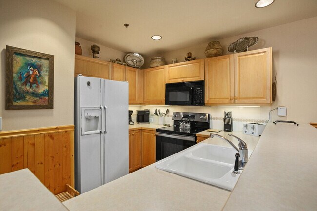 Building Photo - 2755 Waterstone Ln