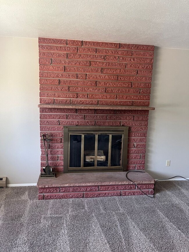 Building Photo - 3-bedroom, 2-bathroom home in the heart of Windsor with Detached Workshop!