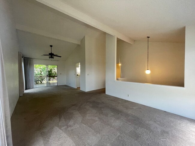 Building Photo - Desirable Newtown Home
