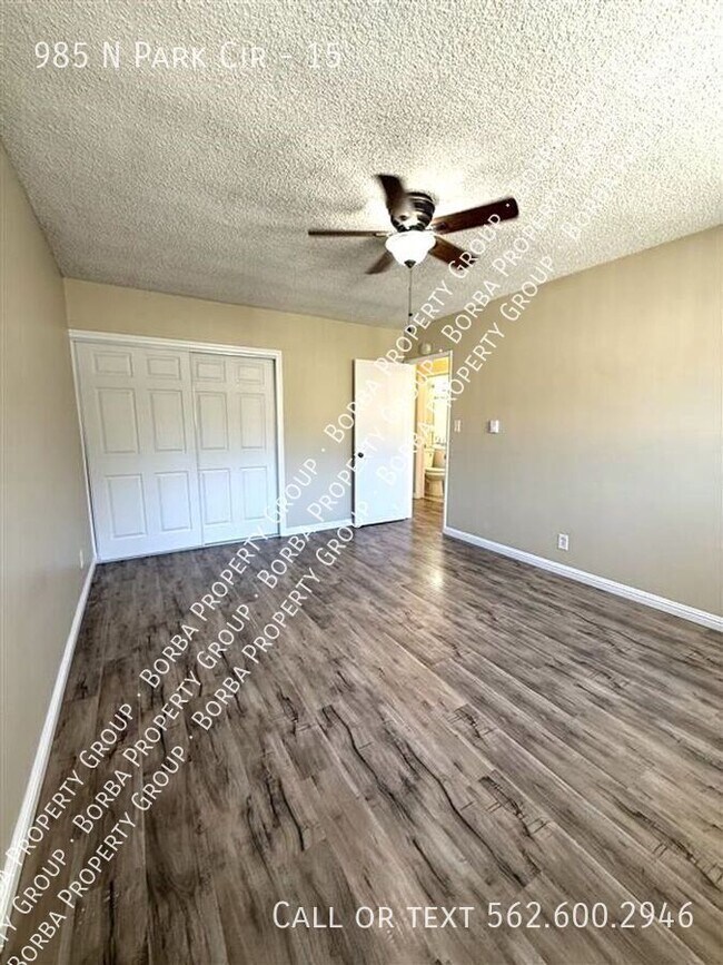 Building Photo - 985 N Pk Cir