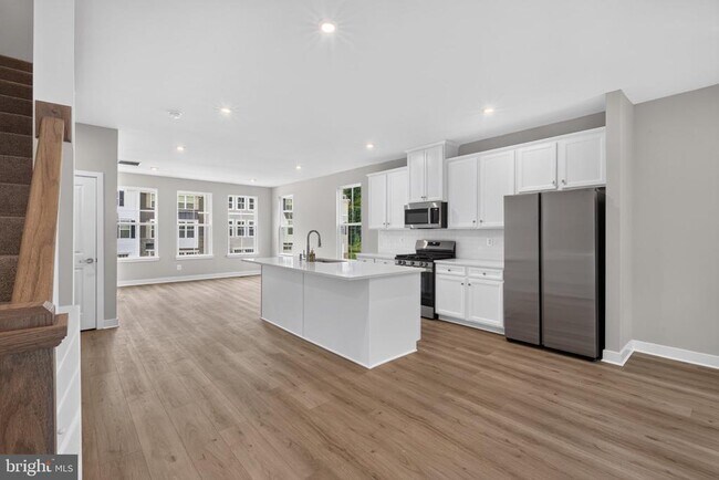 Building Photo - 1863 Bergerac Ct
