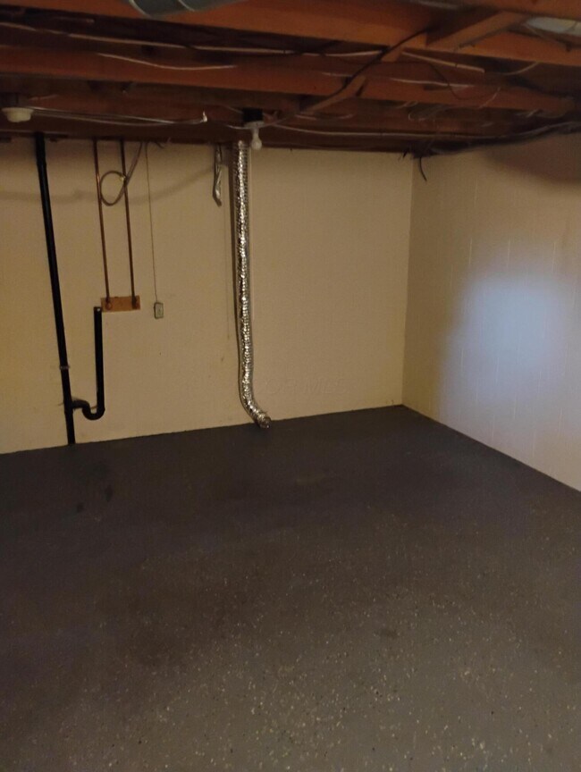 Building Photo - 339 Clover Ln