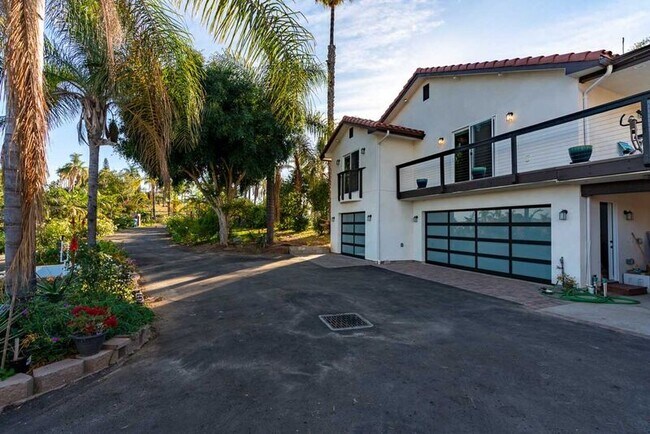 Building Photo - 6088 De La Rosa Ln