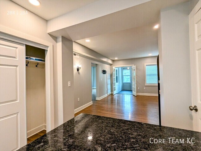 Building Photo - 920 Ward Pkwy