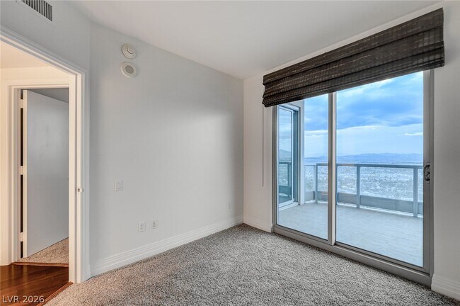 Building Photo - 322 Karen Ave