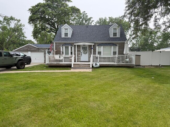 Primary Photo - 684 Pfingsten Rd