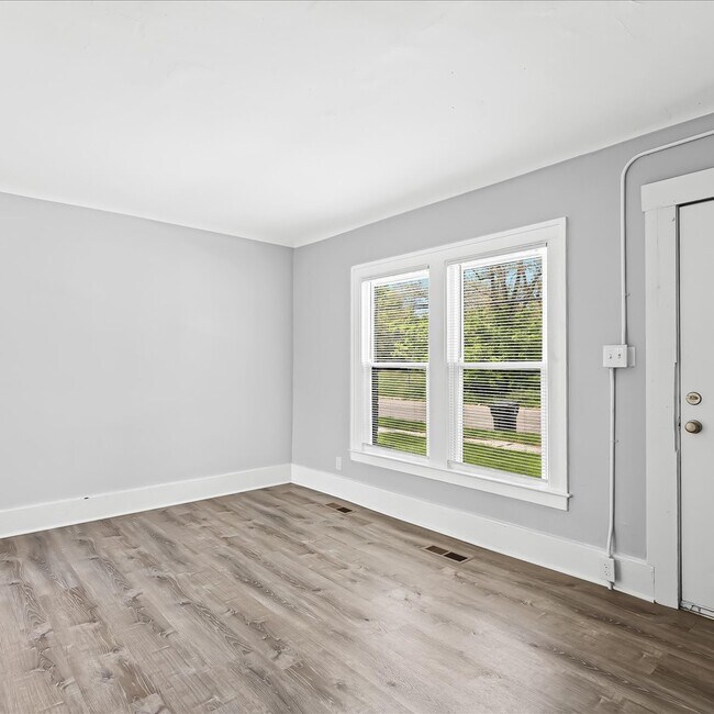 Building Photo - 111 W Rundell St