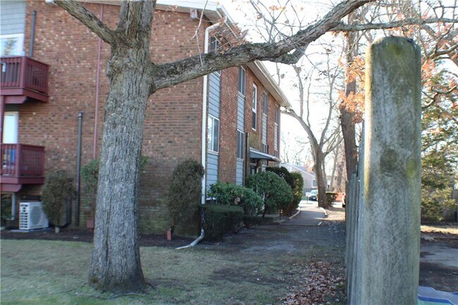 Building Photo - 130 Pilgrim Pkwy