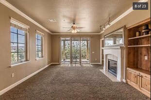 Building Photo - 810 S Dixie Dr