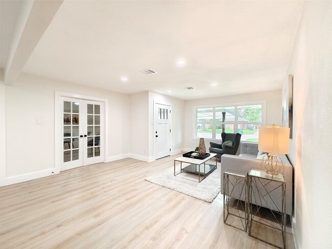 Building Photo - 9906 Bassoon Dr