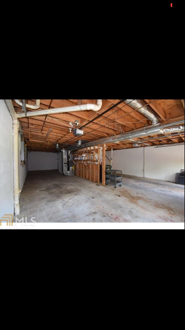 Building Photo - 1411 Glynn Oaks Dr SW