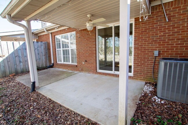 Building Photo - 157 Hayesbury Ct