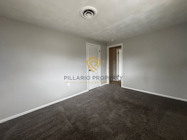 Building Photo - 2422 Coyner Ave