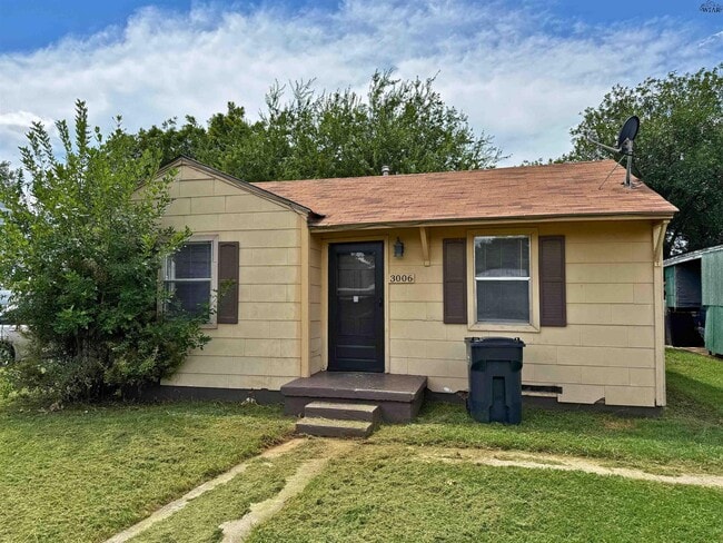 Primary Photo - 3006 Colquit Rd