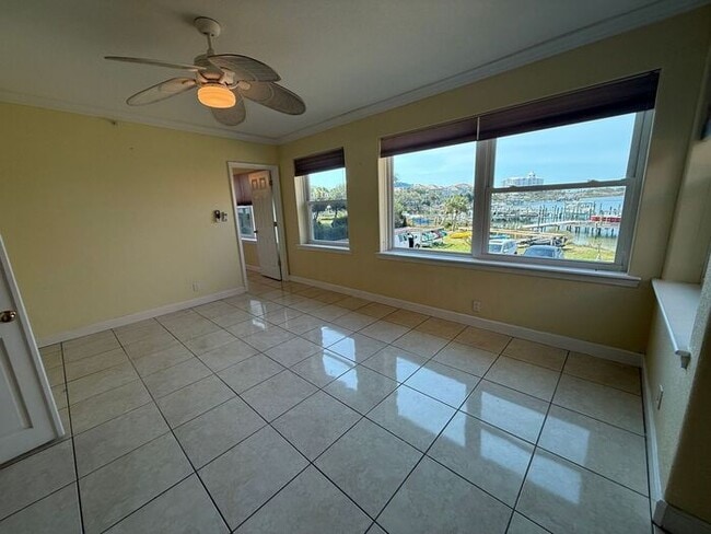 Building Photo - Pensacola Beach - 3 bedroom, 4 bathroom - 2nd and 3rd floor balconies with water view