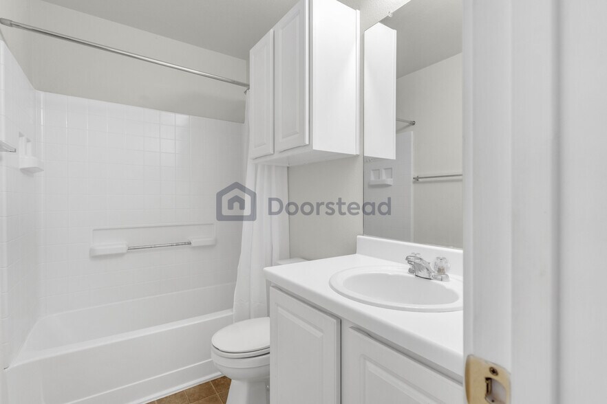 Building Photo - 223 Sylvan St