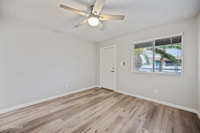 Building Photo - 3025 N 32nd St