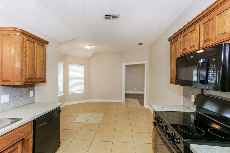 Building Photo - 724 Nicole Dr