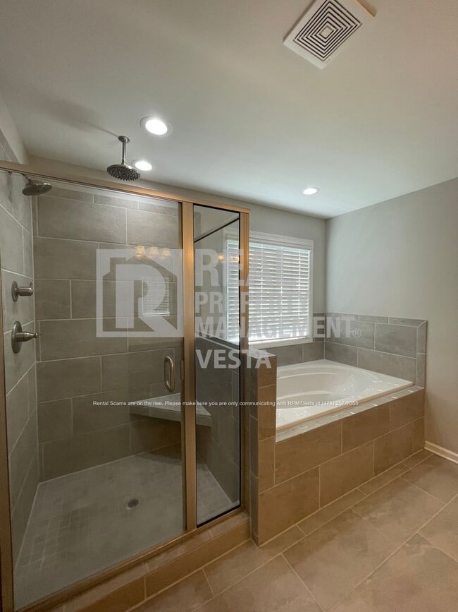 Building Photo - 109 Hidesta Ct