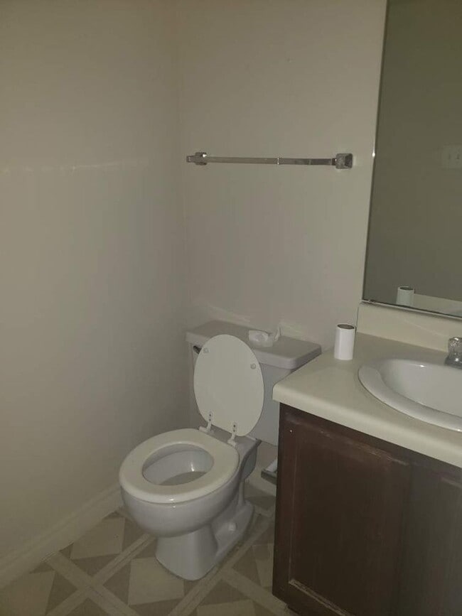 Building Photo - 2/2.5 Two-story Stonegate Townhome