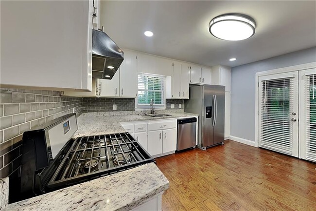 Building Photo - 281 Sumter Dr NE