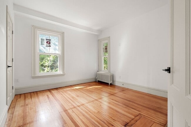 Building Photo - 107 Ellery St