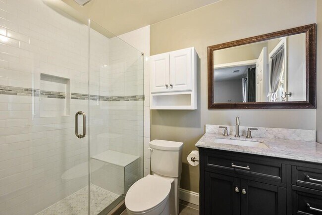 Building Photo - 4878 Long Island Dr NE