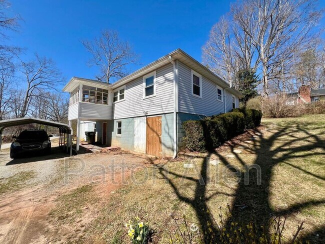 Building Photo - 135 Haynes St