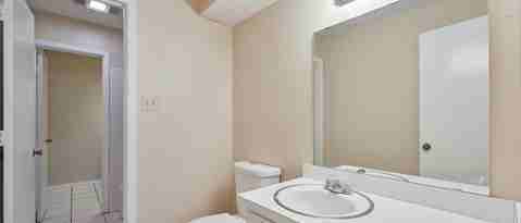 Building Photo - 2704 St George Pl