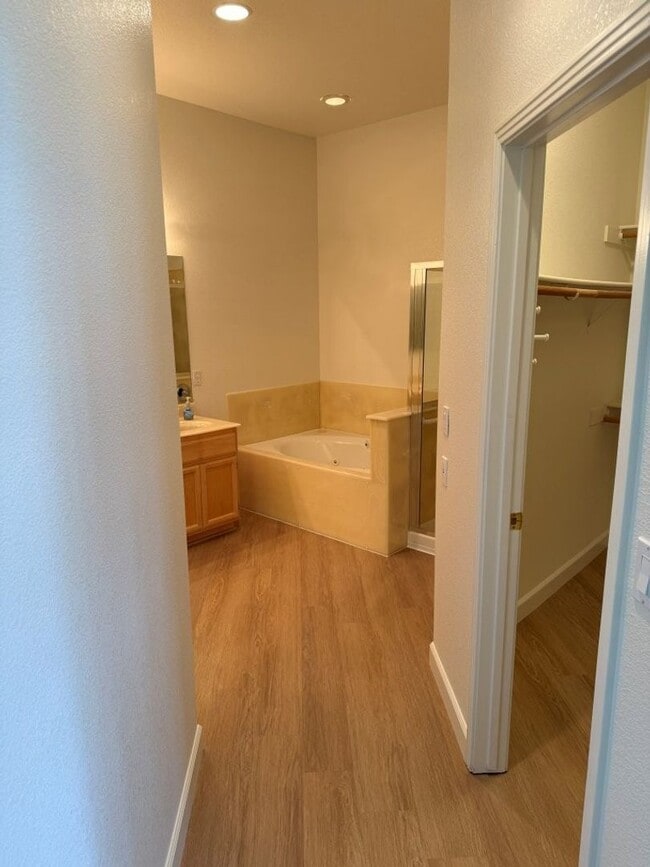 Building Photo - Gated Unique Remodeled 3 Bedroom w/ Golf Course Views in Rancho Solano