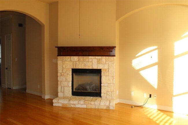 Building Photo - 7329 Canadian Dr