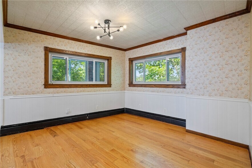 Building Photo - 6026 Sawyer St