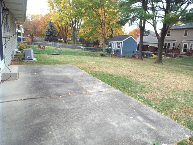 Building Photo - 1921 Stanford Dr