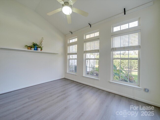 Building Photo - 11628 Eastwind Dr