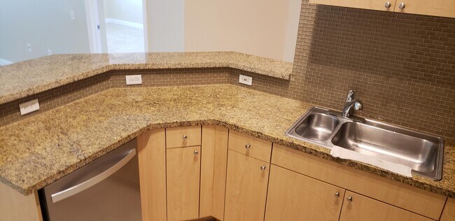 Building Photo - 818 Villa Cir