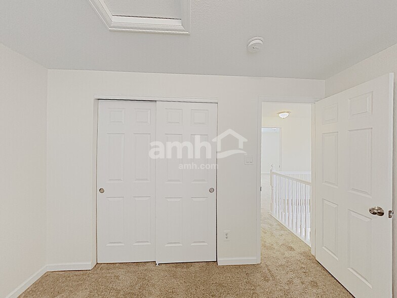 Building Photo - 11384 Kenton St