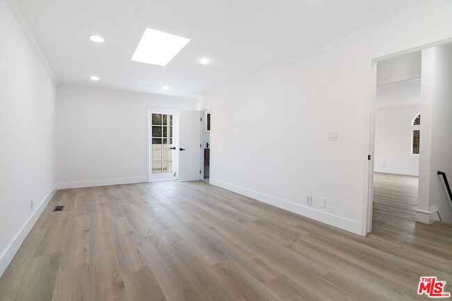 Building Photo - 6686 Drexel Ave