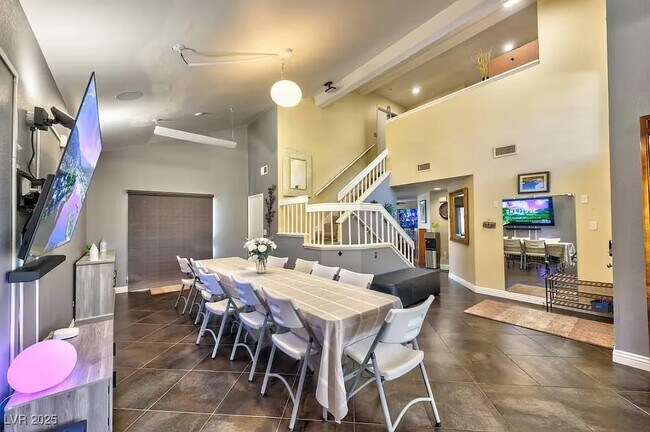 Building Photo - 4823 Illustrious St