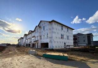 Building Photo - Brand New 2 Bedroom Townhome | Attached 2-Stall Garage | Big Ben Townhomes - Cedar Rapids