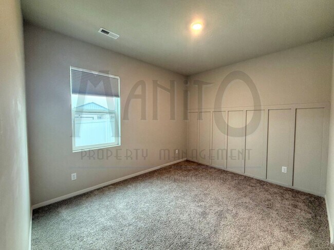 Building Photo - Beautiful Cheney Home