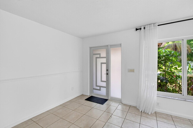 Building Photo - 4760 Bison St