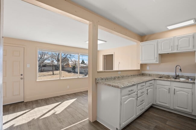 Building Photo - 532 Loma Hermosa Dr NW