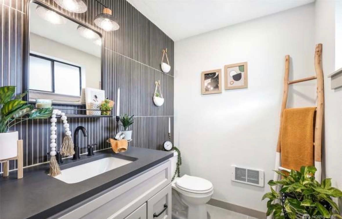 Building Photo - 2411 Cedar Rd