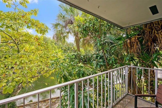 Building Photo - 1777 Venice Ln