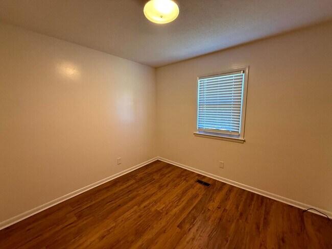 Building Photo - 6441 Kincross Ave