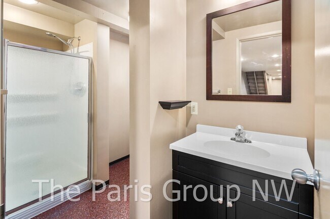 Building Photo - Extraordinary 4BR, 4200sf Mid Century Water View Home with Amazing Outdoor Spaces