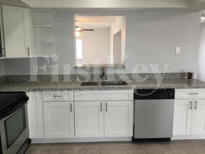 Building Photo - 1571 NW 7th Ave