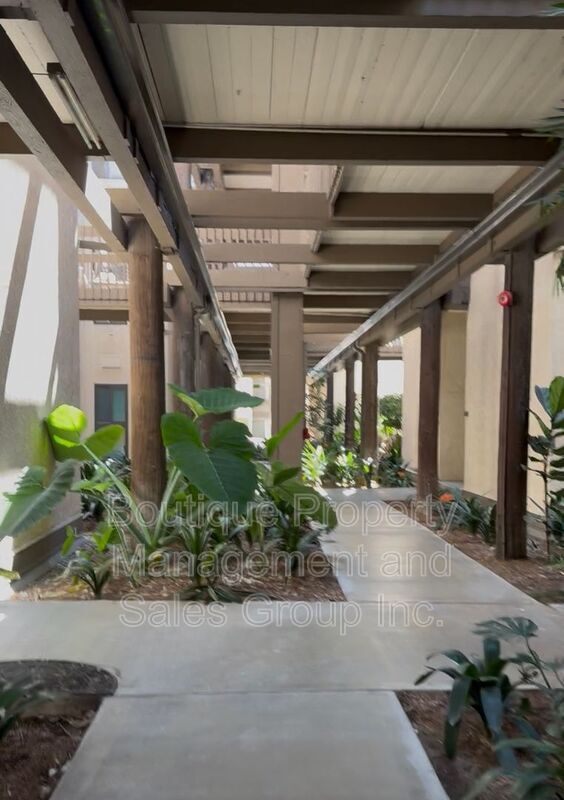 Building Photo - 7334 Marina Pacifica Dr N