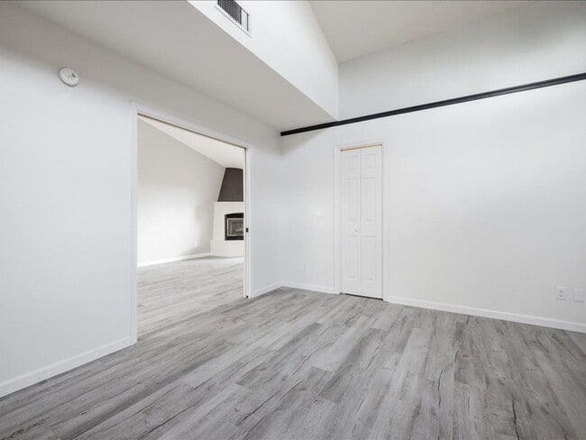 Building Photo - 10111 Spyglass
