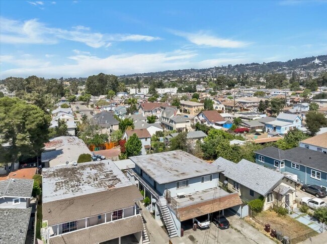 Building Photo - 2901 Octavia St